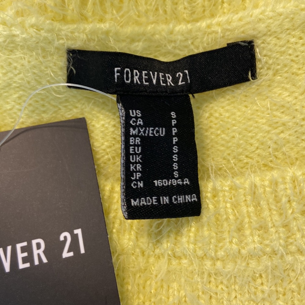 Forever 21 Cropped Women Shirt brand new with tag very soft - Picture 2 of 8